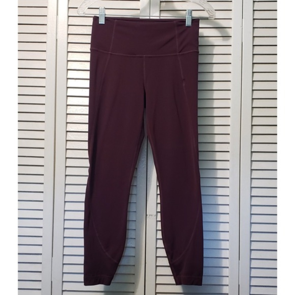 Athleta Capri Leggings Women's Small Burgundy Light Compression Yoga‎ Pants